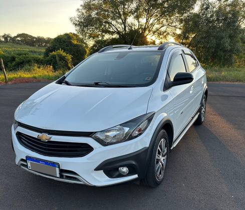 CHEVROLET ONIX 1.4 MPFI ACTIV 8V FLEX 4P AUTOMÁTICO